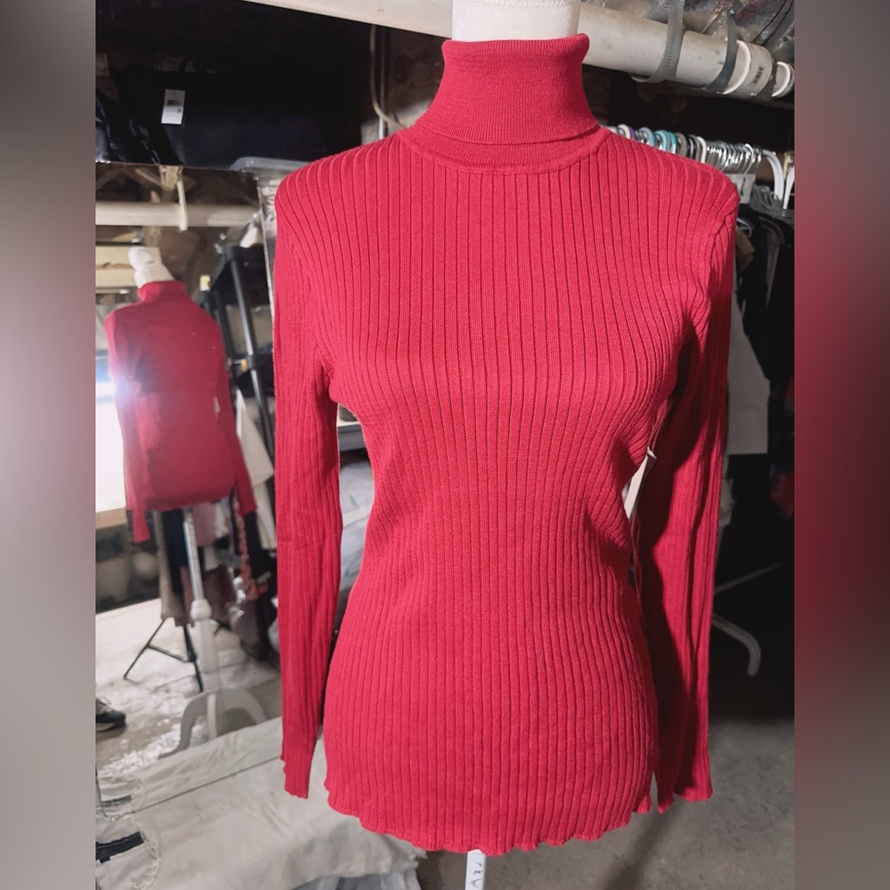 MADISONGREY NEW YORK turtle neck red sweater long sleeve super stretchy soft NWT